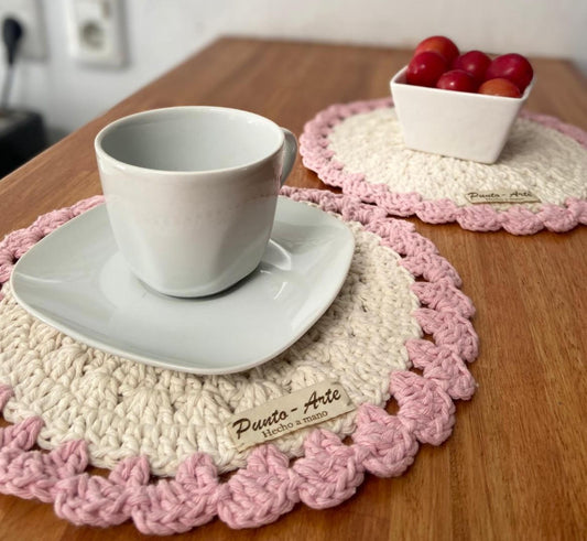 Posa platos en crochet, artesanales. Pack x 2