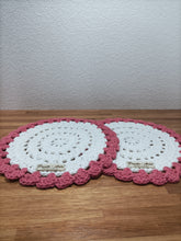 Cargar imagen en el visor de la galería, Posa platos en crochet, artesanales. Pack x 2
